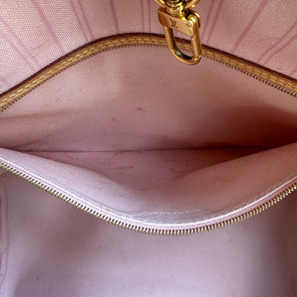 Authentic Louis Vuitton GM Neverfull - Picture 4 of 16